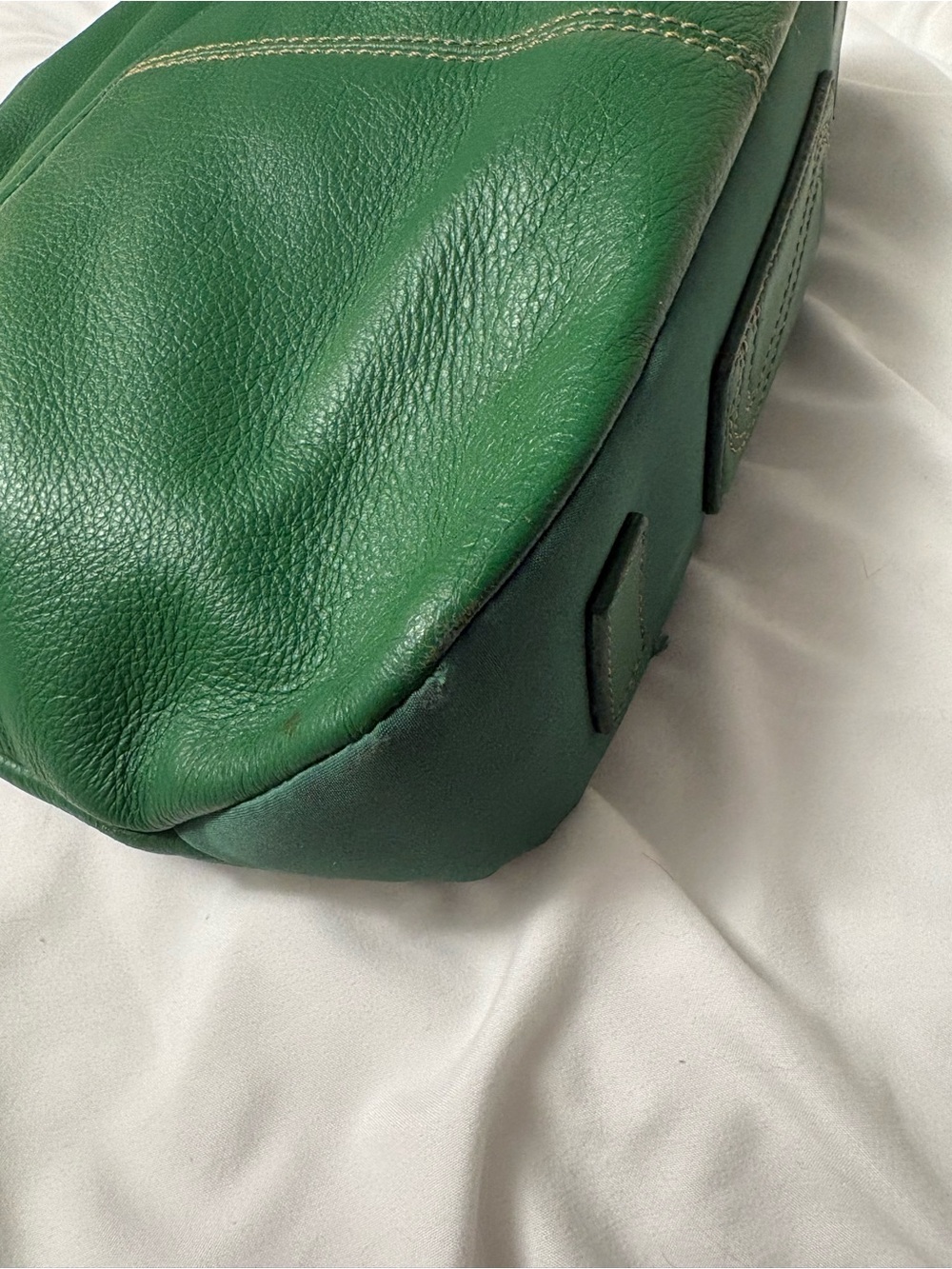 The Sak Bright Green Leather Crossbody Bag - Picture 10 of 12